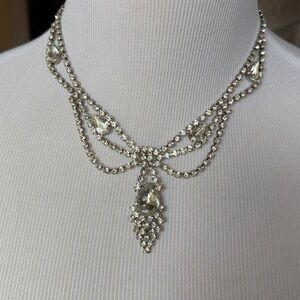 Vintage 1940’s💕Rhodium-plated rhinestone necklace